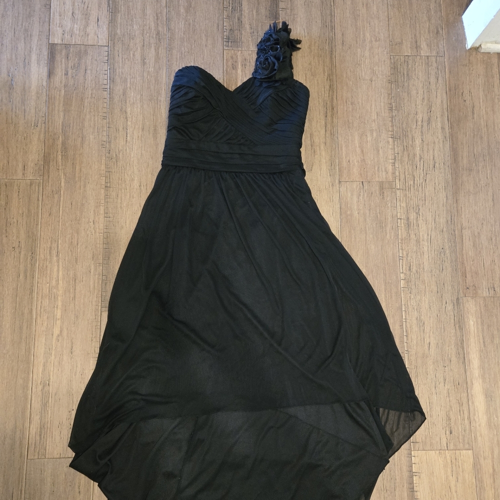 Elegant Black One-Shoulder Dress